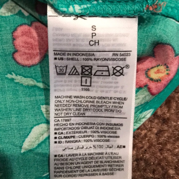 Old Navy ruffle neck tank top - Picture 7 of 7